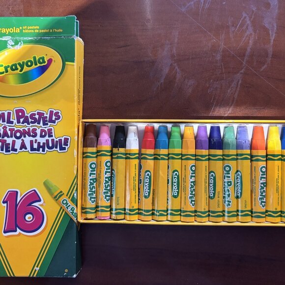 Crayola Oil Pastel Crayons 16 assorted colours pack - Picture 1 of 6